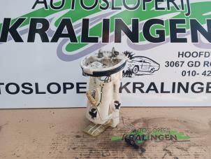 Gebruikte Benzinepomp BMW 3 serie (E46/4) 320i 24V Prijs € 34,99 Margeregeling aangeboden door Autosloperij Kralingen B.V.
