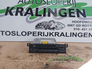 Gebruikte Radio CD Speler BMW 3 serie (E46/4) 320i 24V Prijs € 45,00 Margeregeling aangeboden door Autosloperij Kralingen B.V.