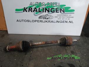 Gebruikte Aandrijfas links-voor Ford Transit 2.0 TDdi 16V 260S Prijs € 49,99 Margeregeling aangeboden door Autosloperij Kralingen B.V.