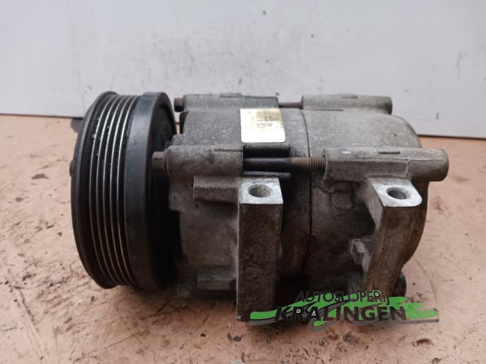 Aircopomp van een Ford Transit 2.0 TDdi 16V 260S 2002