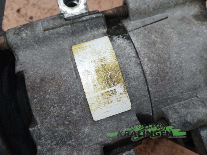 Aircopomp van een Ford Transit 2.0 TDdi 16V 260S 2002