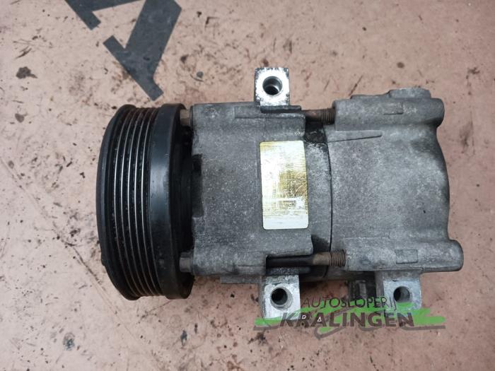 Aircopomp van een Ford Transit 2.0 TDdi 16V 260S 2002