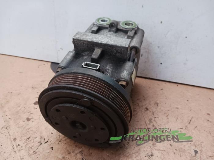 Aircopomp van een Ford Transit 2.0 TDdi 16V 260S 2002