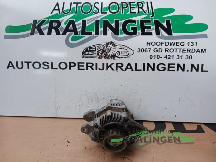Gebruikte Dynamo Mitsubishi Colt (Z2/Z3) 1.3 16V Prijs € 24,99 Margeregeling aangeboden door Autosloperij Kralingen B.V.