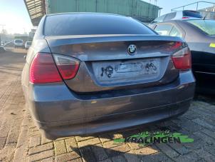 Gebruikte Bumper achter BMW 3 serie (E90) 320i 16V Prijs € 74,99 Margeregeling aangeboden door Autosloperij Kralingen B.V.