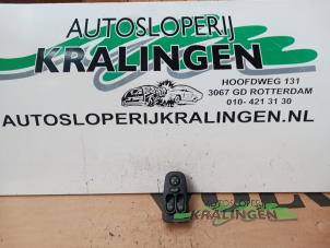 Gebruikte Raam schakelaar elektrisch Lancia Ypsilon (843) 1.4 16V Prijs € 49,99 Margeregeling aangeboden door Autosloperij Kralingen B.V.