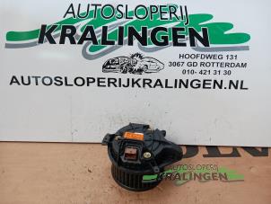 Gebruikte Aanjager Audi A4 Avant (B6) 2.5 TDI 24V Prijs € 29,99 Margeregeling aangeboden door Autosloperij Kralingen B.V.