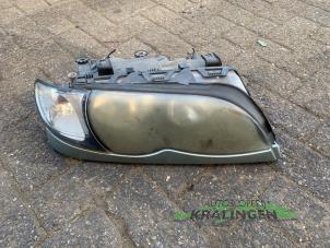 Gebruikte Koplamp rechts BMW 3 serie (E46/4) 320i 24V Prijs € 24,99 Margeregeling aangeboden door Autosloperij Kralingen B.V.