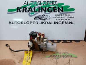 Gebruikte Cabriodak Motor Renault Megane (EA) 1.6 16V Sport Prijs € 100,00 Margeregeling aangeboden door Autosloperij Kralingen B.V.