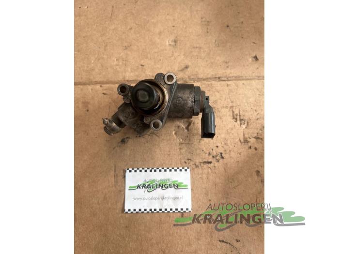 Gebruikte Hogedrukpomp Volkswagen Golf V (1K1) 2.0 FSI 16V Prijs € 149,99 Margeregeling aangeboden door Autosloperij Kralingen B.V.