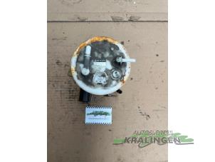 Gebruikte Benzinepomp Mitsubishi Grandis (NA) 2.4 16V MIVEC Prijs € 49,99 Margeregeling aangeboden door Autosloperij Kralingen B.V.