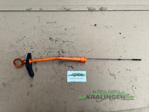 Gebruikte Olie Peilstok Volkswagen Golf V (1K1) 2.0 FSI 16V Prijs op aanvraag aangeboden door Autosloperij Kralingen B.V.