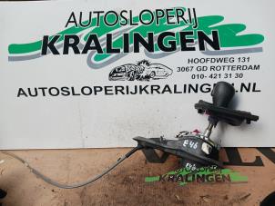 Gebruikte Selectiehendel automaat BMW 3 serie (E46/4) 316i 16V Prijs € 49,99 Margeregeling aangeboden door Autosloperij Kralingen B.V.