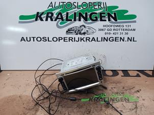 Gebruikte Radio CD Speler Opel Astra H GTC (L08) 1.6 16V Twinport Prijs € 49,99 Margeregeling aangeboden door Autosloperij Kralingen B.V.