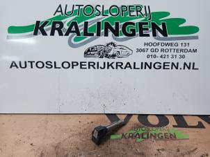 Gebruikte Pen Bobine Volkswagen Polo IV (9N1/2/3) 1.2 12V Prijs € 9,98 Margeregeling aangeboden door Autosloperij Kralingen B.V.