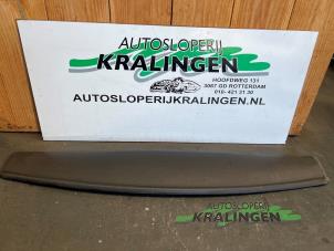 Gebruikte Afdekplaat Cabriodak Peugeot 206 CC (2D) 1.6 16V Prijs € 39,99 Margeregeling aangeboden door Autosloperij Kralingen B.V.