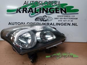 Gebruikte Koplamp rechts Renault Koleos I 2.5 16V Prijs € 99,99 Margeregeling aangeboden door Autosloperij Kralingen B.V.