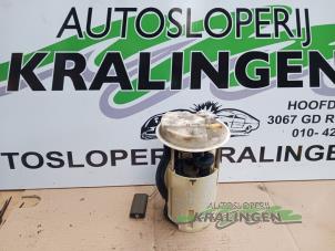 Gebruikte Benzinepomp Alfa Romeo 147 (937) 1.6 HP Twin Spark 16V Prijs € 39,99 Margeregeling aangeboden door Autosloperij Kralingen B.V.