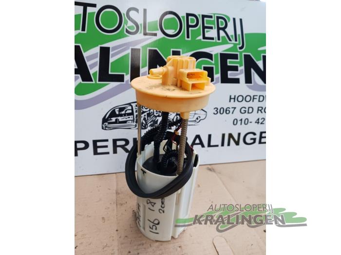 Benzinepomp van een Alfa Romeo 156 (932) 1.8 Twin Spark 16V 2000