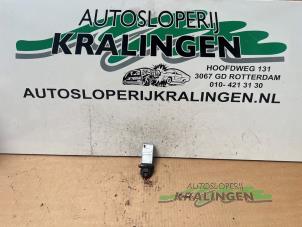 Gebruikte Luchtmassameter Renault Koleos I 2.5 16V Prijs op aanvraag aangeboden door Autosloperij Kralingen B.V.