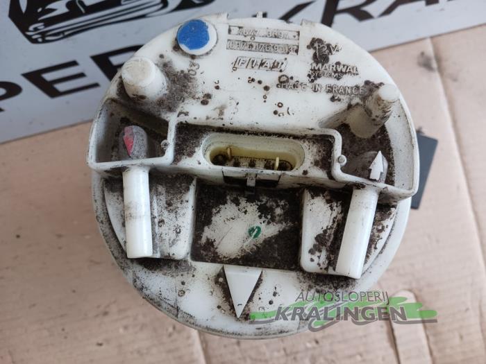 Benzinepomp van een Fiat Punto I (176) 60 1.2 i.e. Selecta 1996