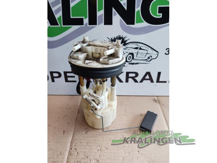 Benzinepomp van een Fiat Punto I (176) 60 1.2 i.e. Selecta 1996