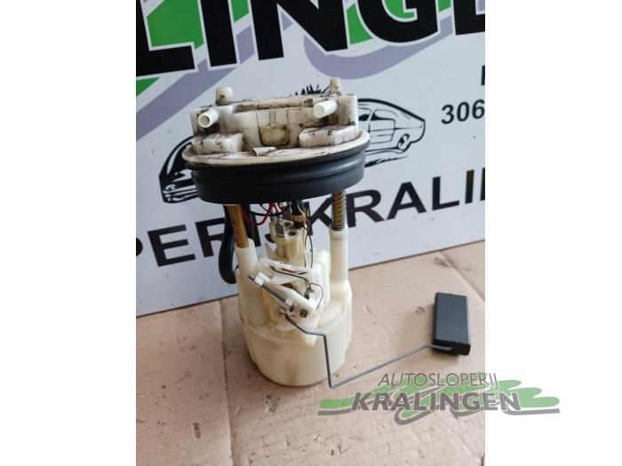 Benzinepomp van een Fiat Punto I (176) 60 1.2 i.e. Selecta 1996