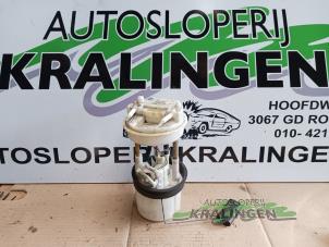 Gebruikte Benzinepomp Fiat Punto I (176) 60 1.2 i.e. Selecta Prijs € 24,99 Margeregeling aangeboden door Autosloperij Kralingen B.V.