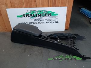 Gebruikte Armsteun BMW 3 serie Gran Turismo (F34) 320i 2.0 16V Prijs € 99,99 Margeregeling aangeboden door Autosloperij Kralingen B.V.