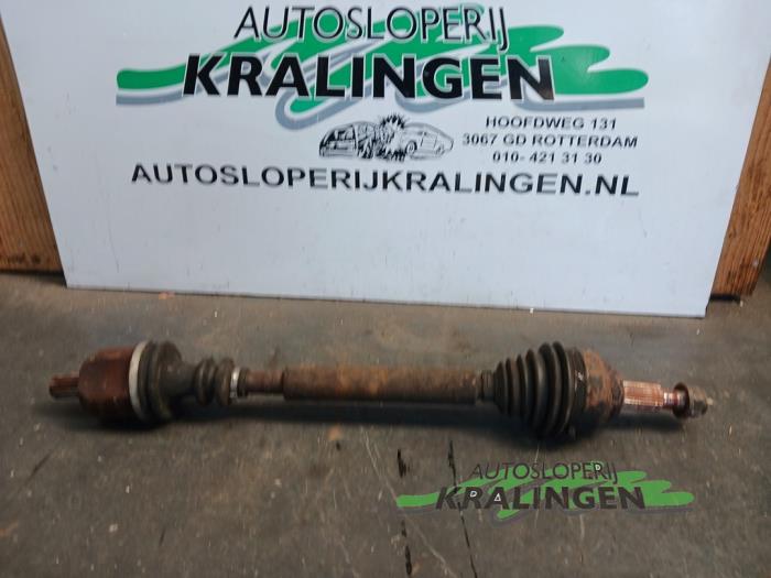 Gebruikte Steekas links-voor Renault Laguna II (BG) 1.8 16V Prijs op aanvraag aangeboden door Autosloperij Kralingen B.V.