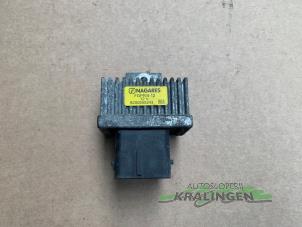 Gebruikte Voorgloei Relais Renault Clio III (BR/CR) 1.5 dCi FAP Prijs € 9,99 Margeregeling aangeboden door Autosloperij Kralingen B.V.