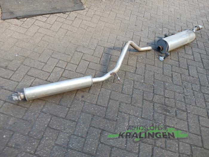 Gebruikte Uitlaat Middendemper Peugeot 307 CC (3B) 2.0 16V Prijs € 35,00 Margeregeling aangeboden door Autosloperij Kralingen B.V.
