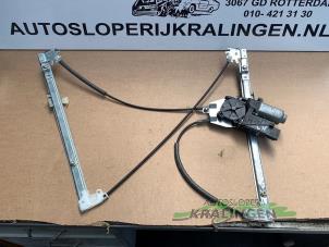 Gebruikte Ruitmechaniek 4Deurs links-voor Renault Laguna II Grandtour (KG) 2.0 16V Turbo Prijs € 49,99 Margeregeling aangeboden door Autosloperij Kralingen B.V.