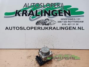 Gebruikte ABS Pomp Renault Clio III (BR/CR) 1.5 dCi FAP Prijs € 14,99 Margeregeling aangeboden door Autosloperij Kralingen B.V.