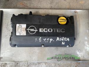 Gebruikte Kleppendeksel Opel Astra H GTC (L08) 1.6 16V Twinport Prijs € 99,99 Margeregeling aangeboden door Autosloperij Kralingen B.V.