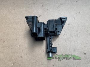 Gebruikte Verdeler Ontsteking BMW 3 serie Gran Turismo (F34) 320i 2.0 16V Prijs € 19,95 Margeregeling aangeboden door Autosloperij Kralingen B.V.