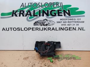 Gebruikte Airbagring Renault Clio III (BR/CR) 1.2 16V 75 Prijs € 49,99 Margeregeling aangeboden door Autosloperij Kralingen B.V.