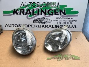 Gebruikte Koplampset links + rechts Chevrolet Matiz 0.8 S,SE Prijs € 50,00 Margeregeling aangeboden door Autosloperij Kralingen B.V.