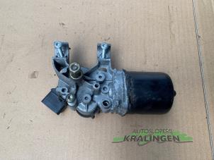 Gebruikte Ruitenwissermotor voor Renault Megane II Grandtour (KM) 2.0 16V Prijs € 39,98 Margeregeling aangeboden door Autosloperij Kralingen B.V.