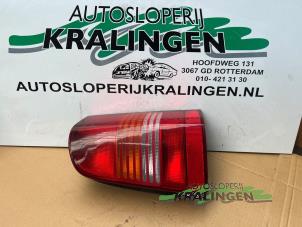 Gebruikte Achterlicht rechts Mercedes V (638.2) V-220 2.2 CDI 16V Prijs € 24,99 Margeregeling aangeboden door Autosloperij Kralingen B.V.