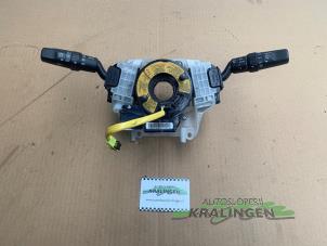 Gebruikte Combischakelaar Stuurkolom Mazda 5 (CR19) 1.8i 16V Prijs € 29,99 Margeregeling aangeboden door Autosloperij Kralingen B.V.