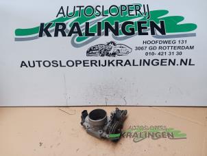 Gebruikte Gasklephuis Nissan Primera (P11) 2.0 SRi 16V Prijs € 44,99 Margeregeling aangeboden door Autosloperij Kralingen B.V.