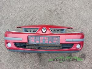 Gebruikte Voorbumper Renault Laguna II Grandtour (KG) 2.0 16V Turbo Prijs € 74,98 Margeregeling aangeboden door Autosloperij Kralingen B.V.