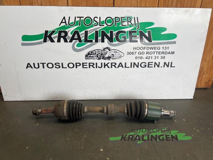 Gebruikte Steekas links-voor Mitsubishi Lancer Wagon (CS/CT) 1.6 16V Prijs op aanvraag aangeboden door Autosloperij Kralingen B.V.