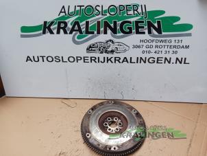 Gebruikte Vliegwiel Peugeot 107 1.0 12V Prijs € 39,99 Margeregeling aangeboden door Autosloperij Kralingen B.V.