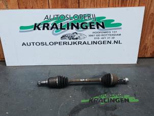 Gebruikte Aandrijfas links-voor Ford Ka II 1.2 Prijs € 24,99 Margeregeling aangeboden door Autosloperij Kralingen B.V.