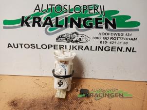 Gebruikte Benzinepomp BMW 3 serie Touring (E46/3) 316i 16V Prijs € 34,99 Margeregeling aangeboden door Autosloperij Kralingen B.V.
