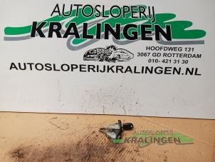 Gebruikte Deurslot Cilinder links Volkswagen Polo IV (9N1/2/3) 1.4 16V Prijs € 49,99 Margeregeling aangeboden door Autosloperij Kralingen B.V.