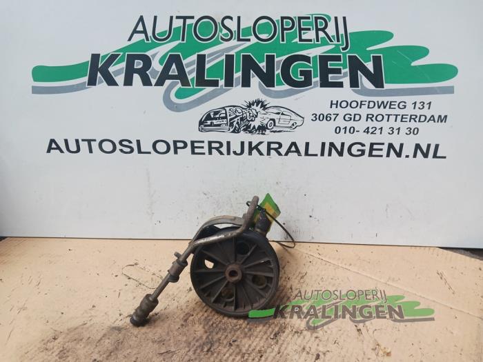 Gebruikte Servopomp Volvo S40 (VS) 2.0 16V T4 Prijs € 49,99 Margeregeling aangeboden door Autosloperij Kralingen B.V.