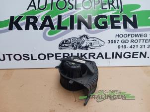Gebruikte Kachel Ventilatiemotor Renault Scénic II (JM) 1.6 16V Prijs € 34,99 Margeregeling aangeboden door Autosloperij Kralingen B.V.